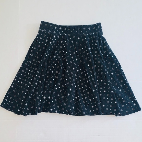 SO Target white black diamond pattern circle skirt - Picture 2 of 7